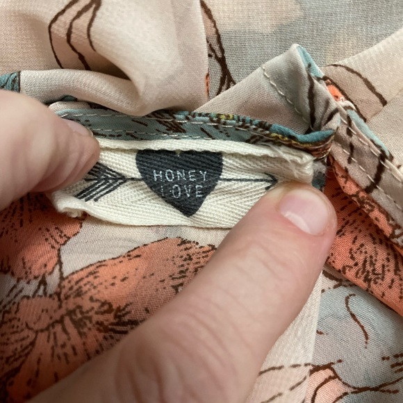 Honey Love blouse. Sheer size medium - Picture 7 of 8